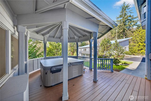 8651 Turners Bay Place, Anacortes, WA 98221