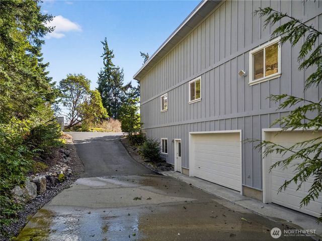8651 Turners Bay Place, Anacortes, WA 98221