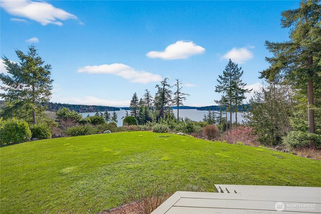 8651 Turners Bay Place, Anacortes, WA 98221