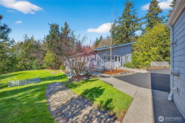 8651 Turners Bay Place, Anacortes, WA 98221