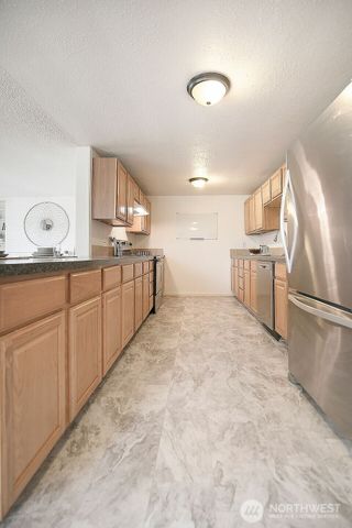 1925 28th, Longview, WA 98632