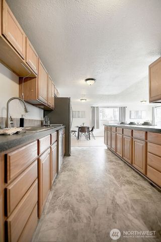 1925 28th, Longview, WA 98632