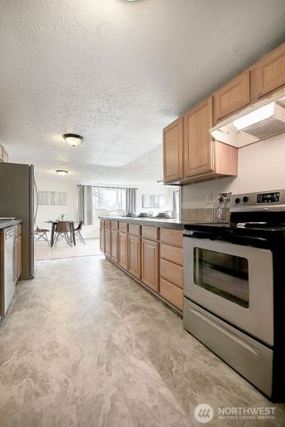 1925 28th, Longview, WA 98632