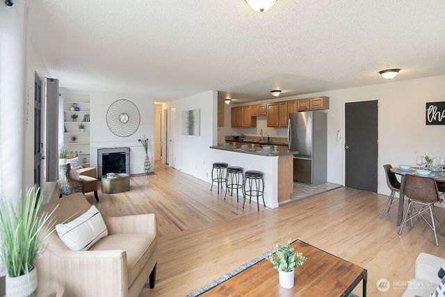 1925 28th, Longview, WA 98632