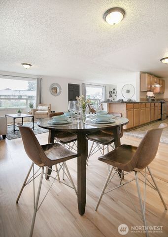 1925 28th, Longview, WA 98632