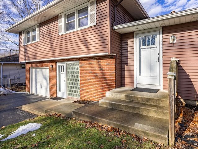 530 Westside Drive, Gates, NY 14624
