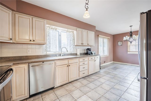 530 Westside Drive, Gates, NY 14624