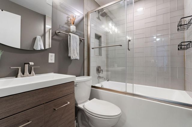 407 Michigami Trail, Porter, IN 46304