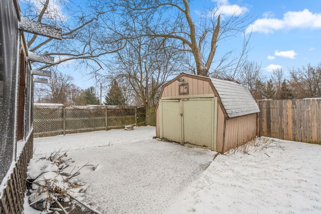 407 Michigami Trail, Porter, IN 46304