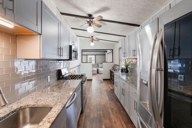 407 Michigami Trail, Porter, IN 46304