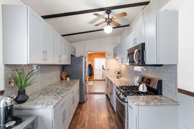 407 Michigami Trail, Porter, IN 46304