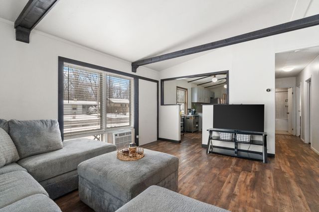 407 Michigami Trail, Porter, IN 46304