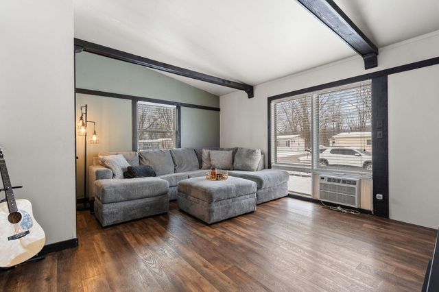 407 Michigami Trail, Porter, IN 46304