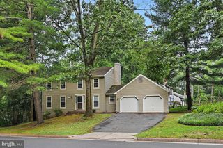 5847 NEW ENGLAND WOODS DR, Burke, VA 22015