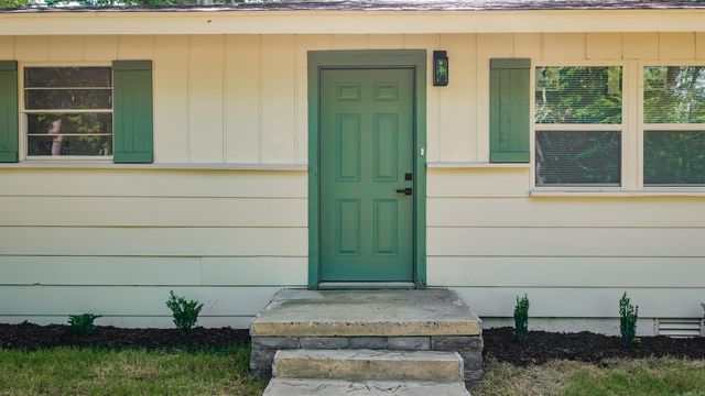 18 Westminister Drive, Little Rock, AR 72209