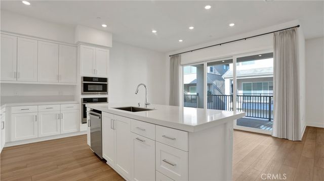 236 Knot, Irvine, CA 92618