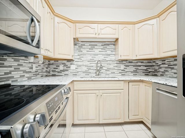 1 Towers Park Ln Apt 604, San Antonio, TX 78209