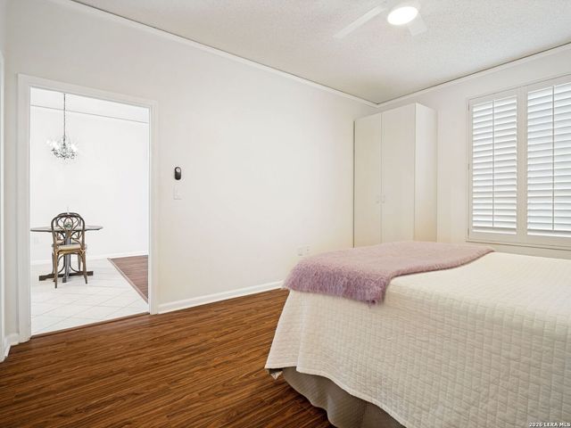 1 Towers Park Ln Apt 604, San Antonio, TX 78209