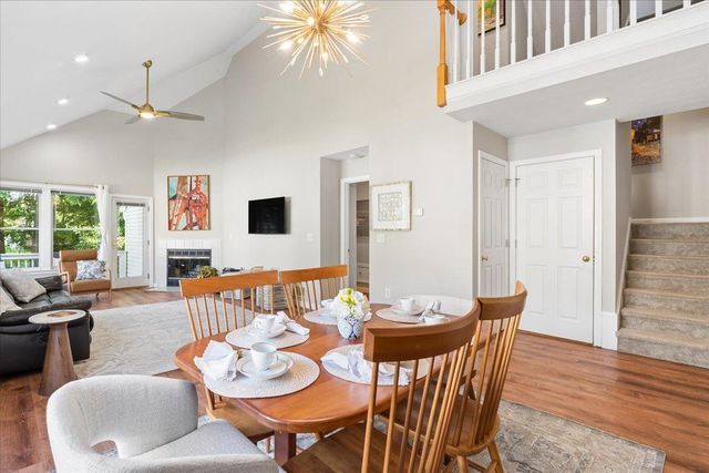 114 Hawthorne Village Road, Nashua, NH 03062