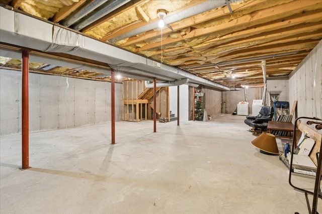 114 Hawthorne Village Road, Nashua, NH 03062