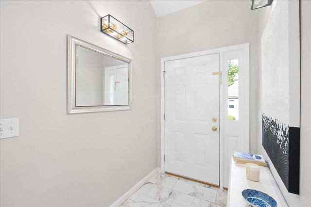 114 Hawthorne Village Road, Nashua, NH 03062