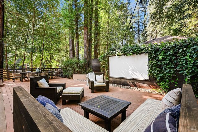 14685 Willow Rd, Guerneville, CA 95446