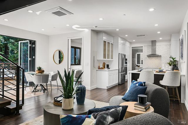 14685 Willow Rd, Guerneville, CA 95446