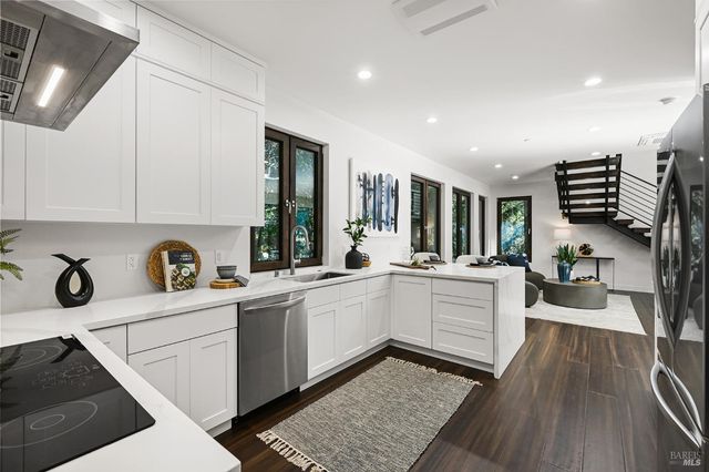 14685 Willow Rd, Guerneville, CA 95446