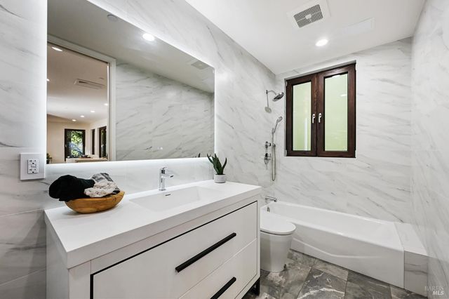 14685 Willow Rd, Guerneville, CA 95446