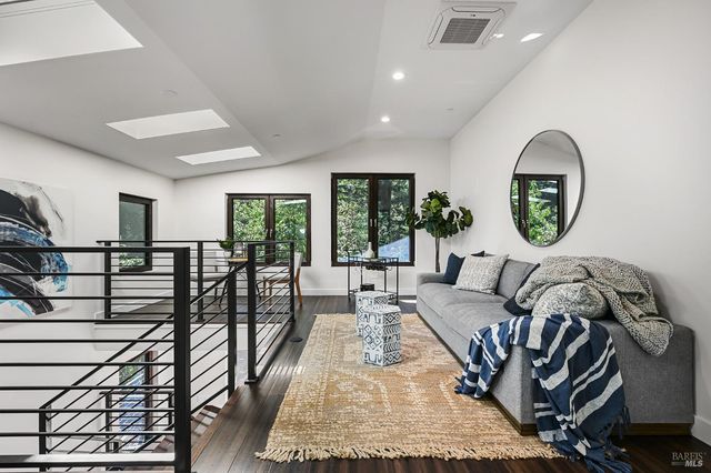 14685 Willow Rd, Guerneville, CA 95446