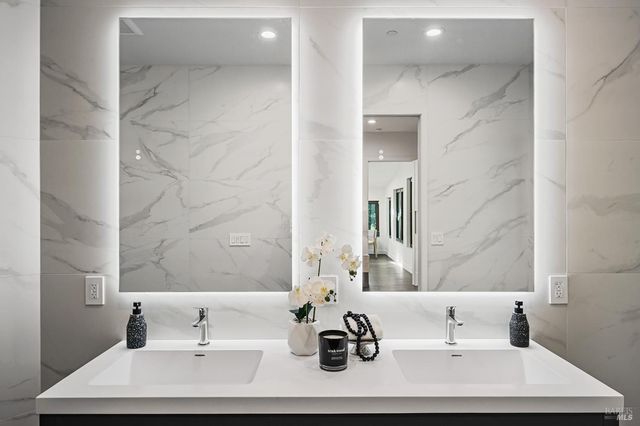 14685 Willow Rd, Guerneville, CA 95446