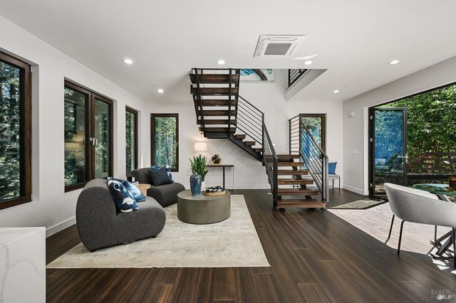 14685 Willow Rd, Guerneville, CA 95446