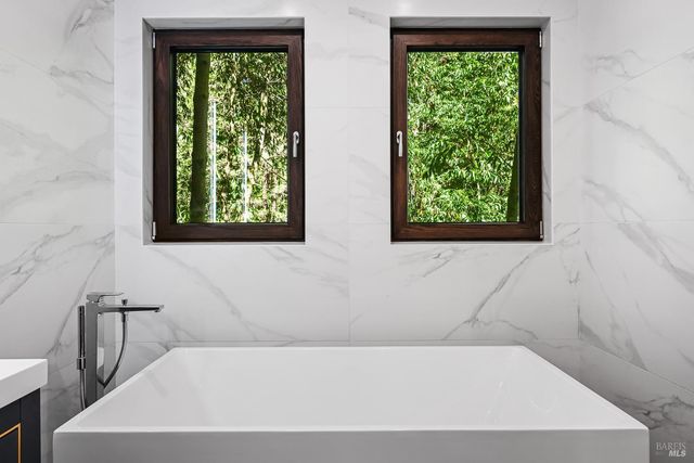 14685 Willow Rd, Guerneville, CA 95446