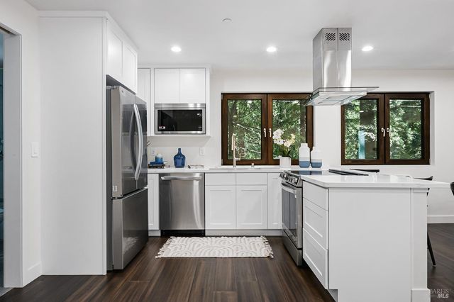 14685 Willow Rd, Guerneville, CA 95446