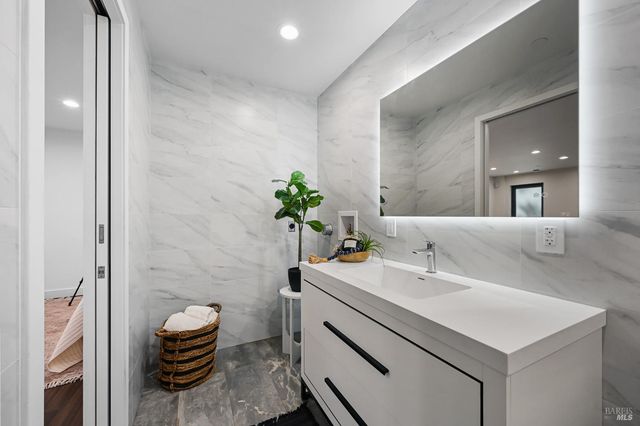 14685 Willow Rd, Guerneville, CA 95446