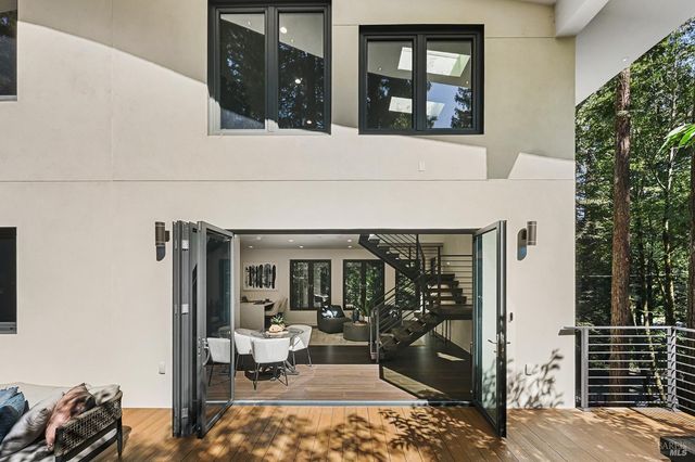 14685 Willow Rd, Guerneville, CA 95446