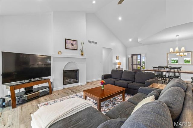 733 Magnolia Drive, Farmington, MO 63640
