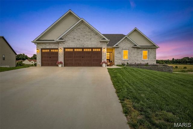 733 Magnolia Drive, Farmington, MO 63640