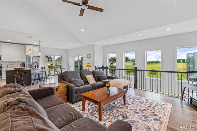 733 Magnolia Drive, Farmington, MO 63640