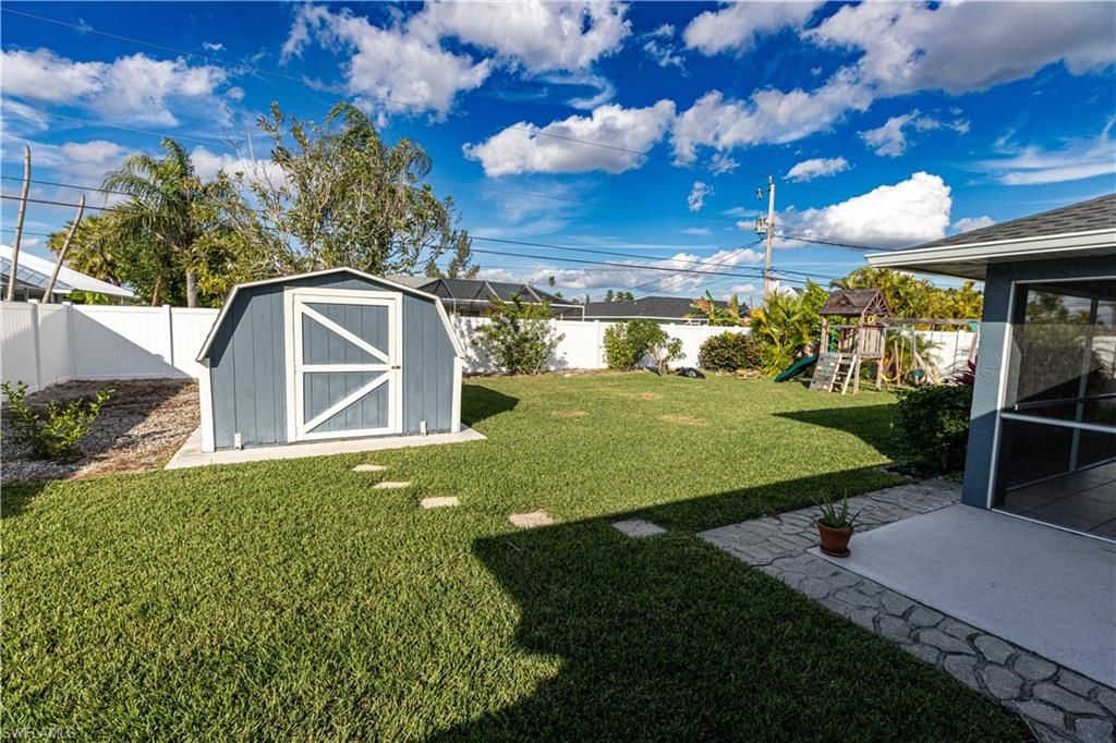 417 SE 21st TER, CAPE CORAL, FL 33990 — photo 2