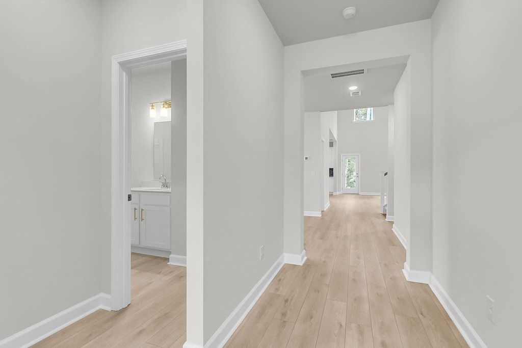 Image 11 of property listing at 5372 Crinum Lilly, Summerville, SC 29485