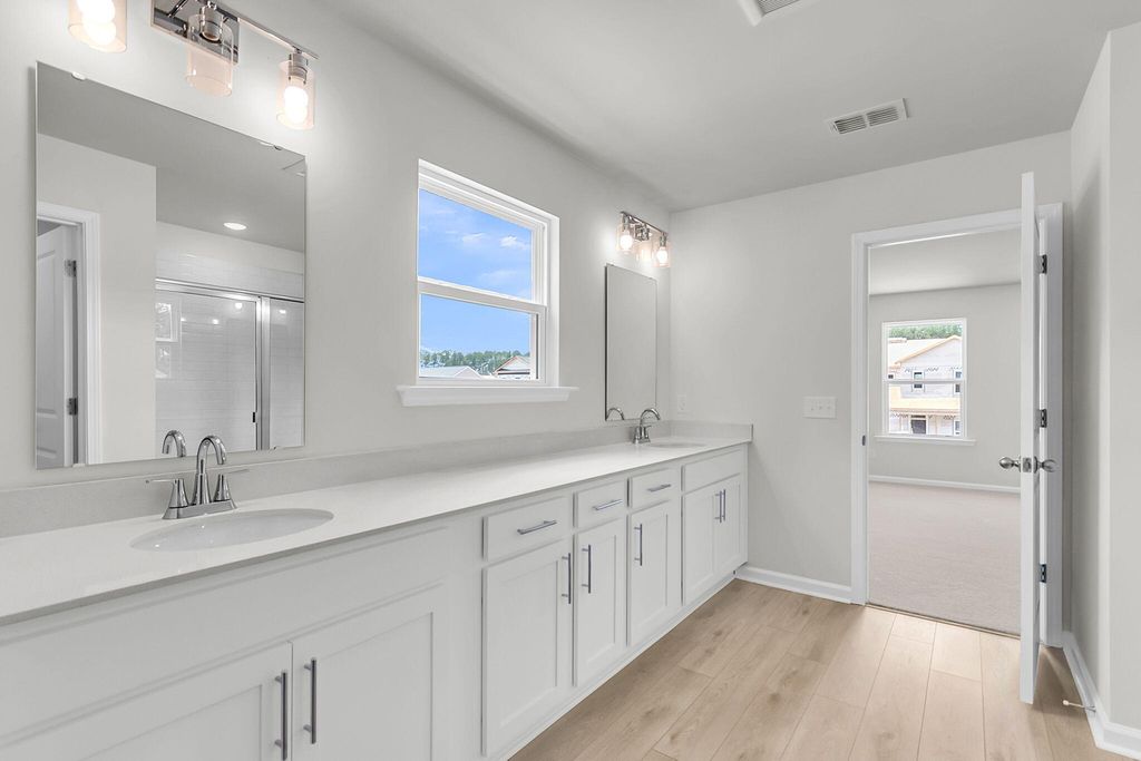 Image 40 of property listing at 5372 Crinum Lilly, Summerville, SC 29485