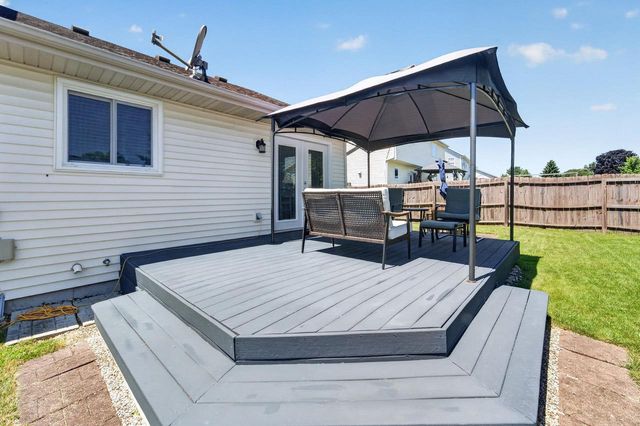 613 Greenfield Drive, Deforest, WI 53532