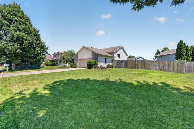613 Greenfield Drive, Deforest, WI 53532