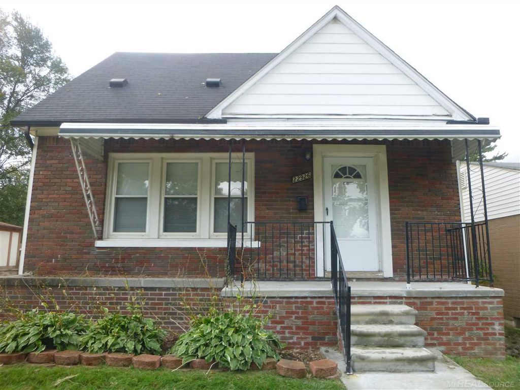 22926 Glenbrook Street, Saint Clair Shores, MI 48082