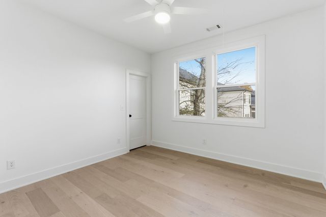 521 Croley Dr, Nashville, TN 37209