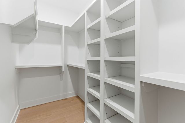 521 Croley Dr, Nashville, TN 37209