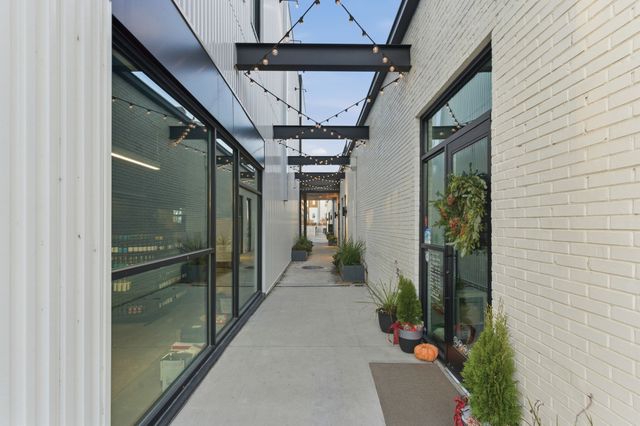 521 Croley Dr, Nashville, TN 37209