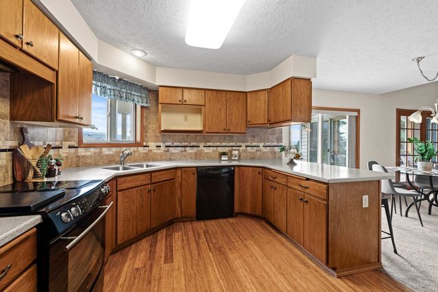 5715 N Vista Grande Dr, Otis Orchards, WA 99027