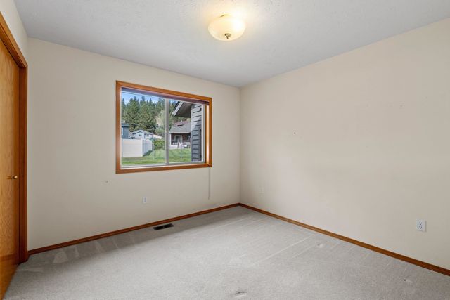 5715 N Vista Grande Dr, Otis Orchards, WA 99027